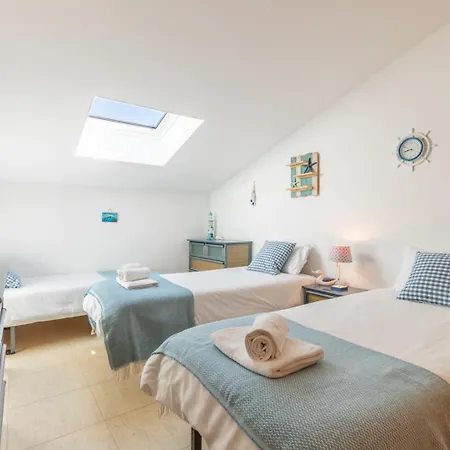 Atico Duplex En Cala Blanca 아파트